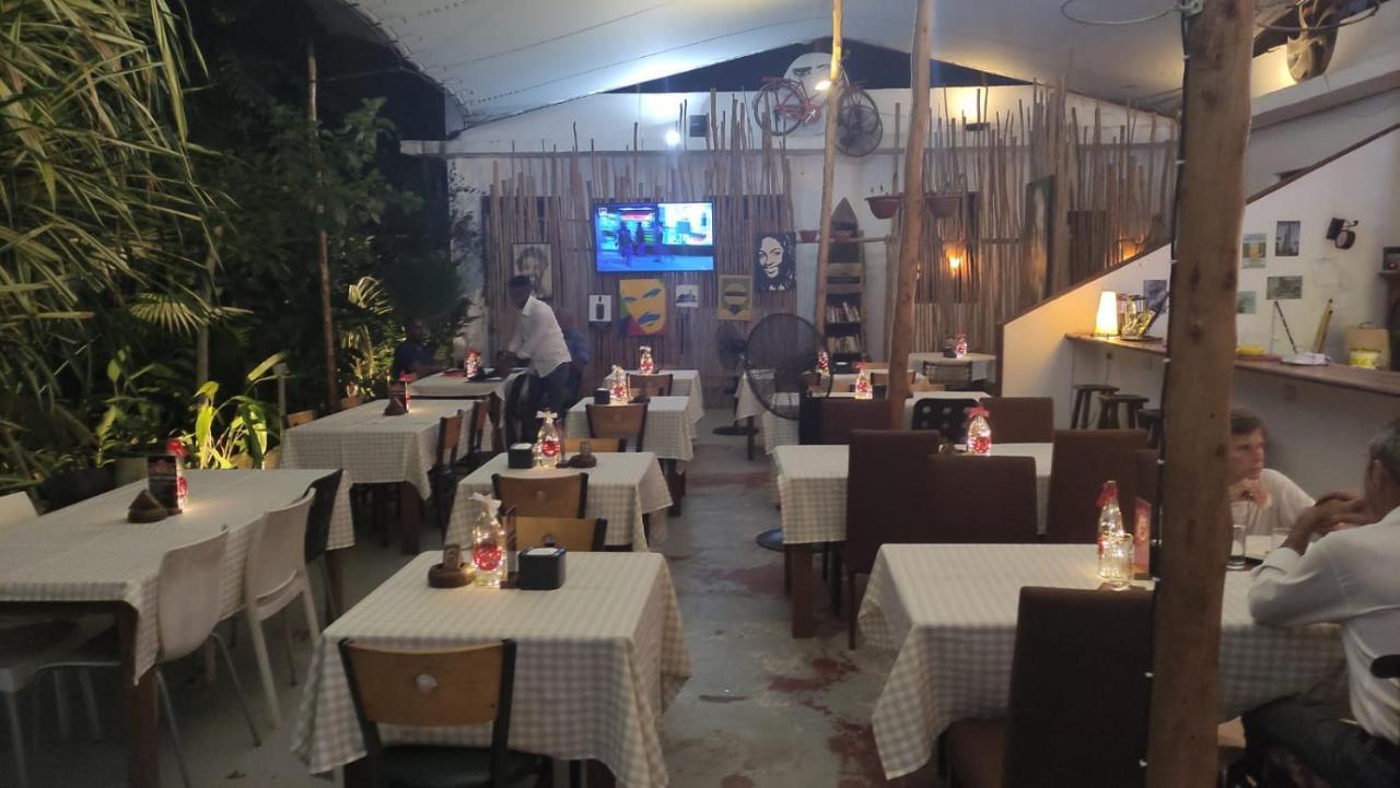 27 Cafe Zanzibar Airport Hotel Екстер'єр фото