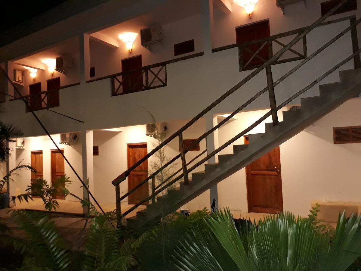 27 Cafe Zanzibar Airport Hotel Екстер'єр фото