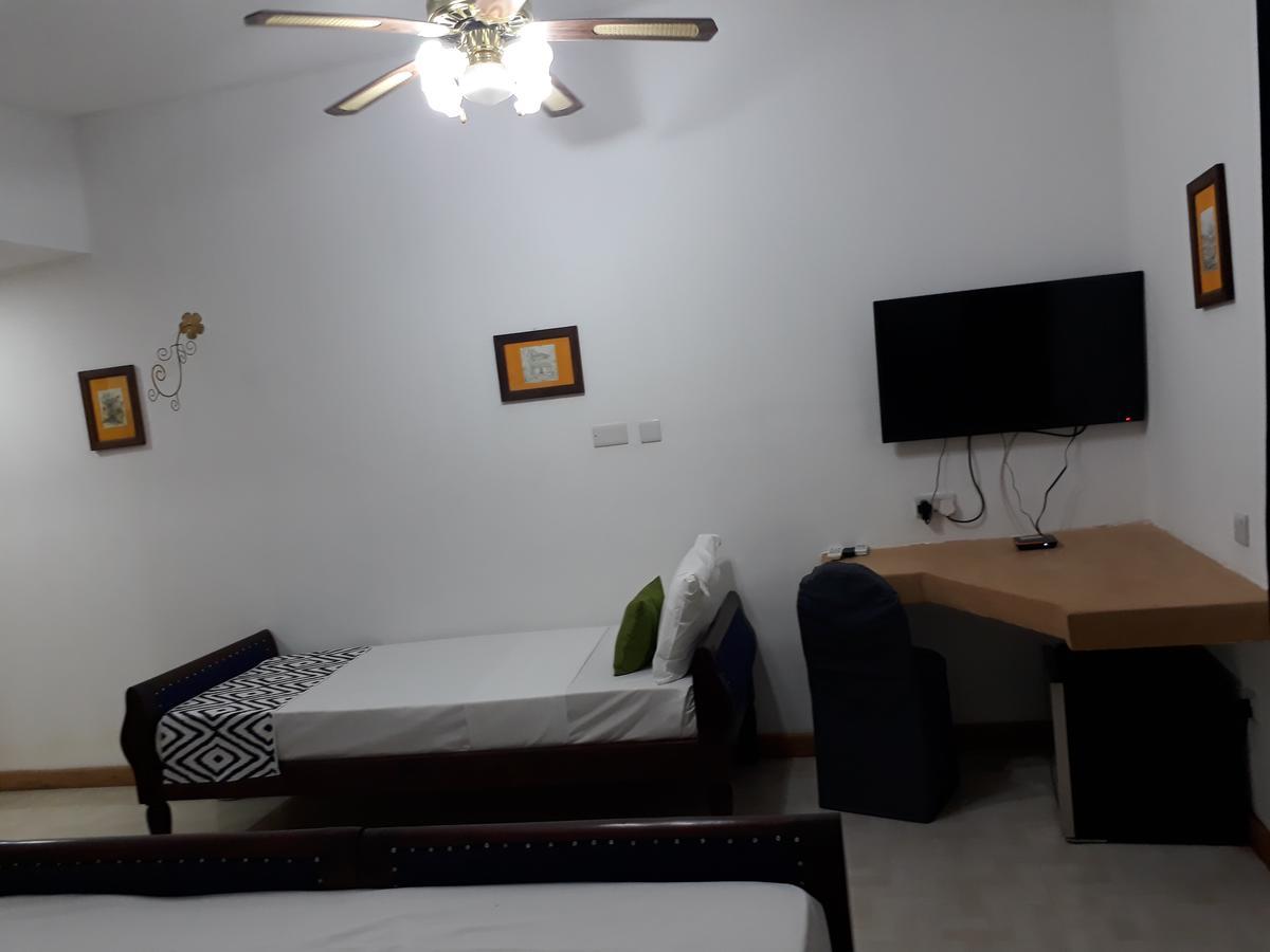 27 Cafe Zanzibar Airport Hotel Екстер'єр фото